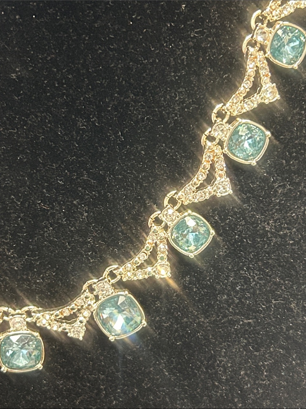 Glamorous AVON GV9 Vintage Icy Blue Silver-Tone Necklace - Picture 5 of 6
